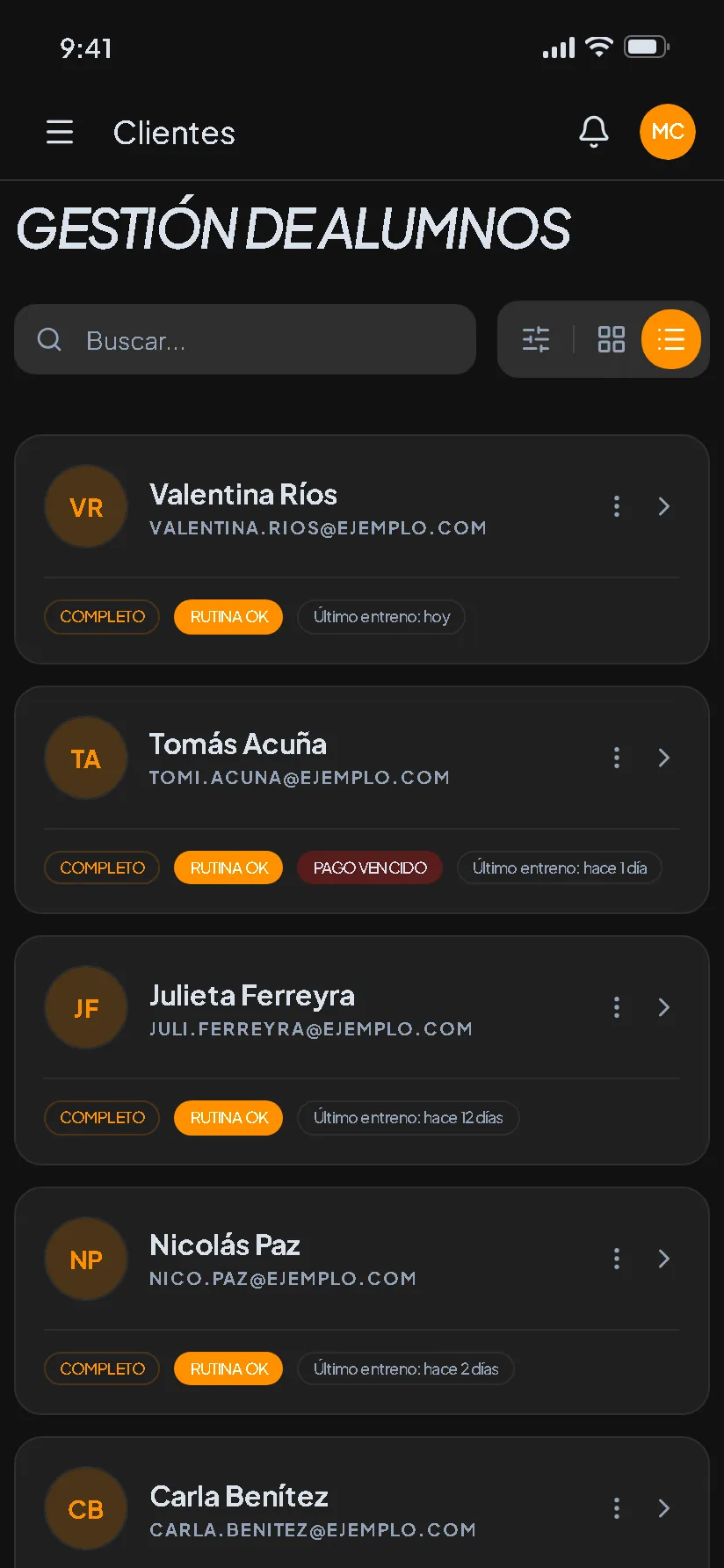 Pantalla real de la app: alumnos (datos de ejemplo)